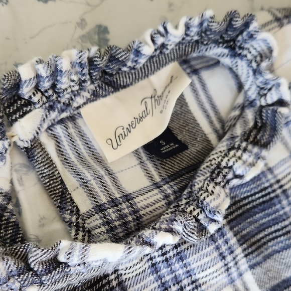 Universal Thread Blue and White Plaid Top - Picture 2 of 6